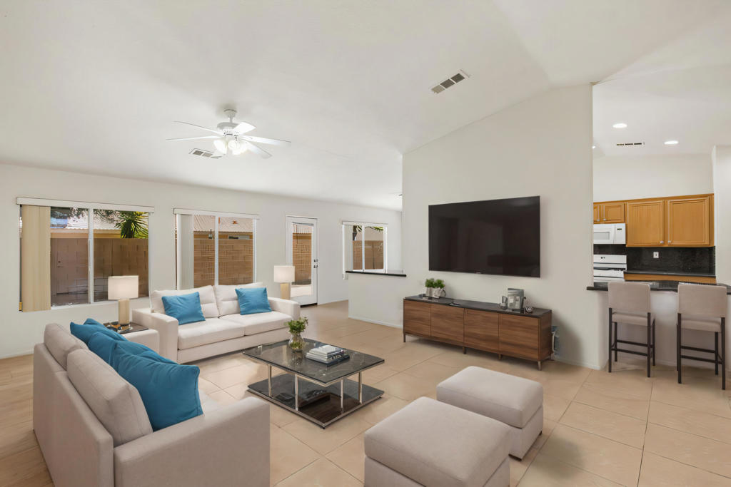 81157 La Reina Circle