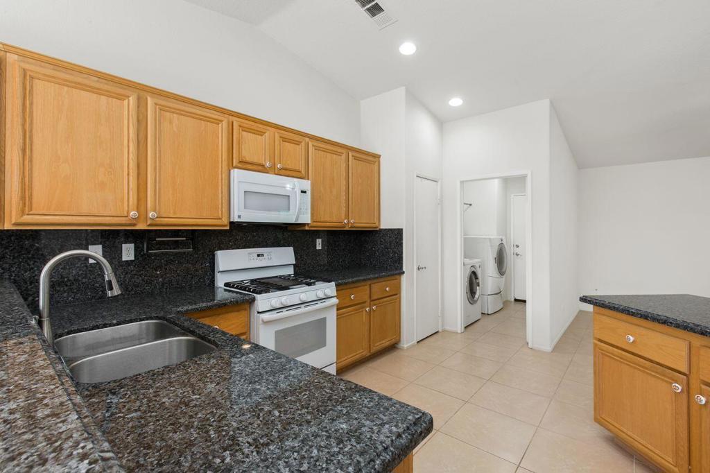 81157 La Reina Circle