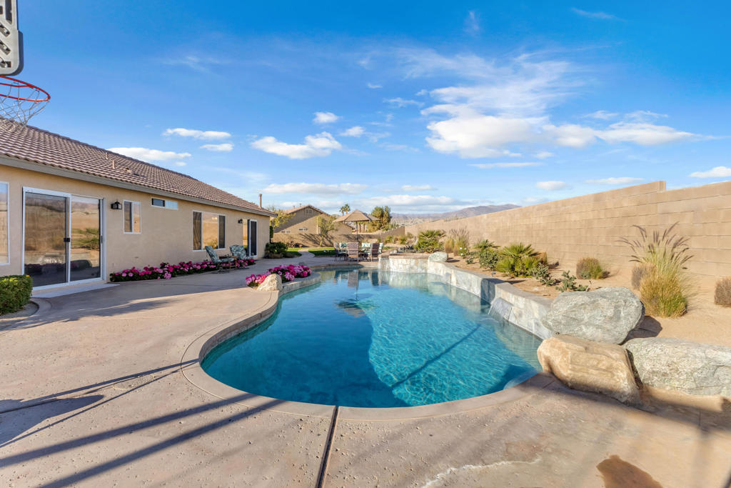 83480 Firecliff Court Court