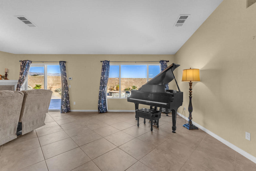 83480 Firecliff Court Court