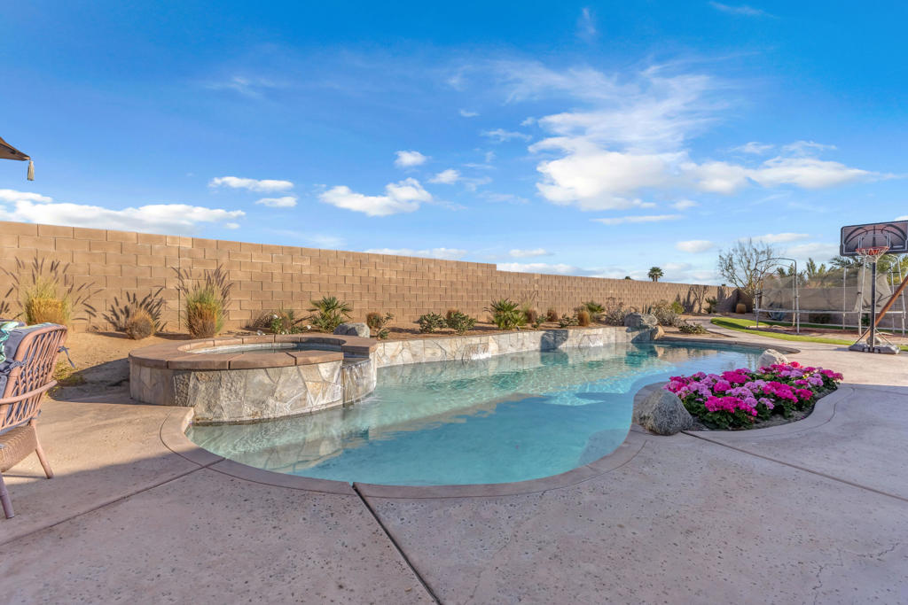 83480 Firecliff Court Court