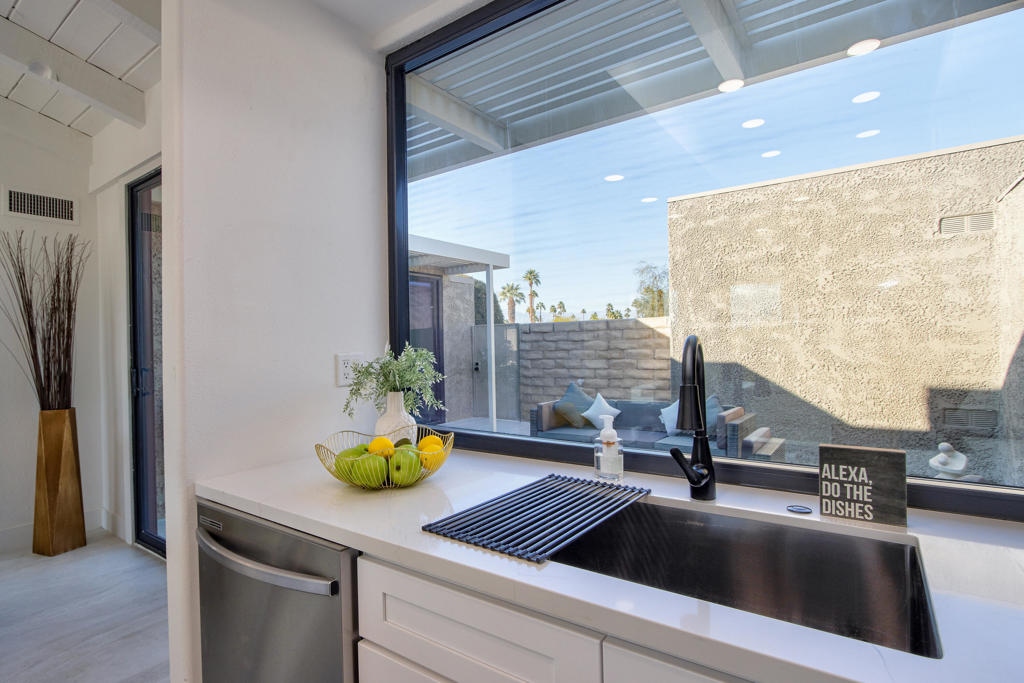 830 N Calle De Mimosas