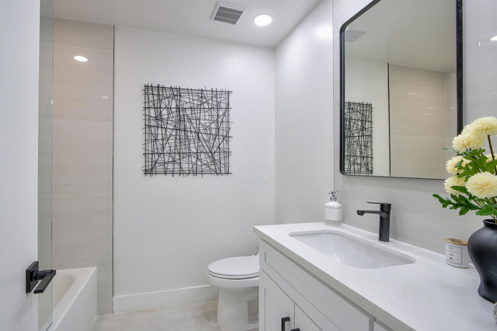 830 N Calle De Mimosas