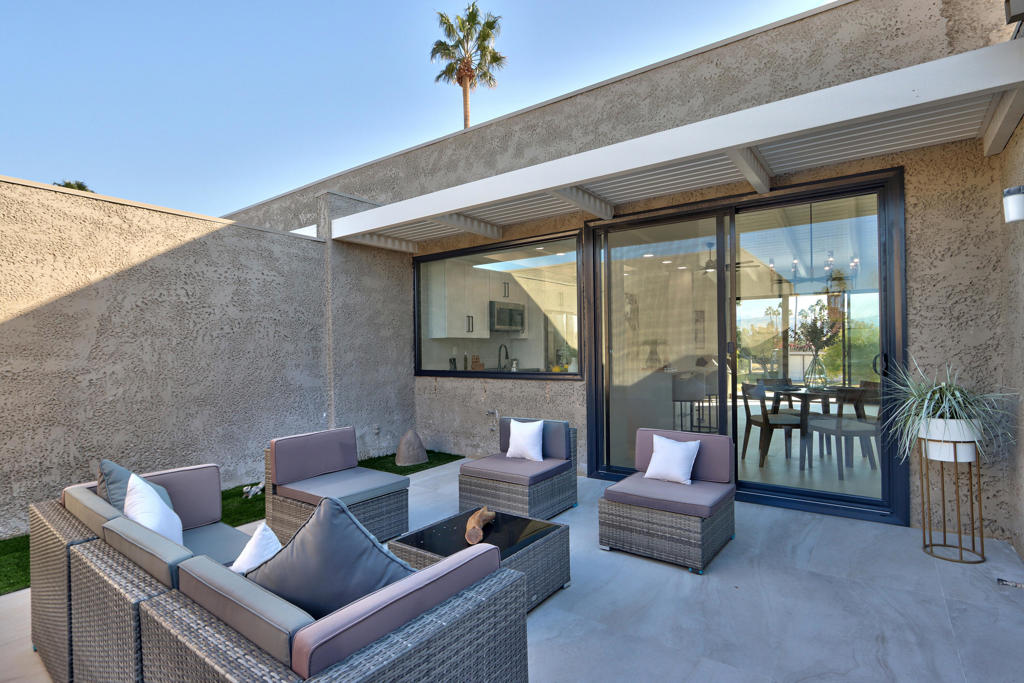 830 N Calle De Mimosas