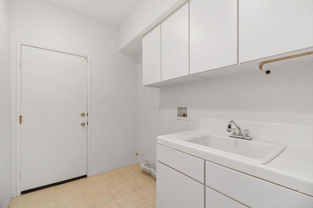 80114 Barcelona Avenue