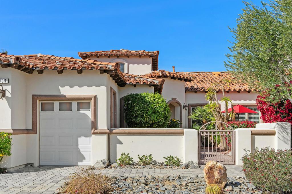 409 Piazza San Michele