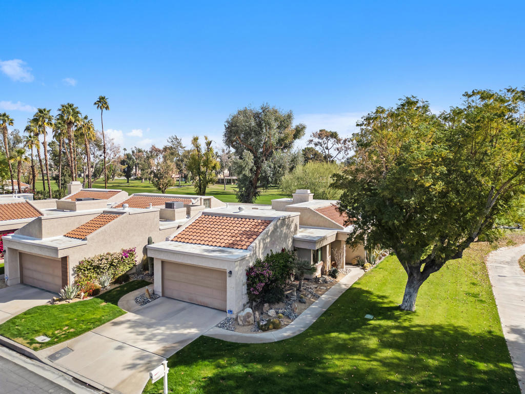 35894 Paseo Circulo W