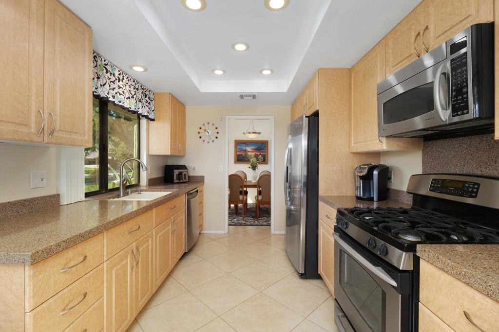 35894 Paseo Circulo W