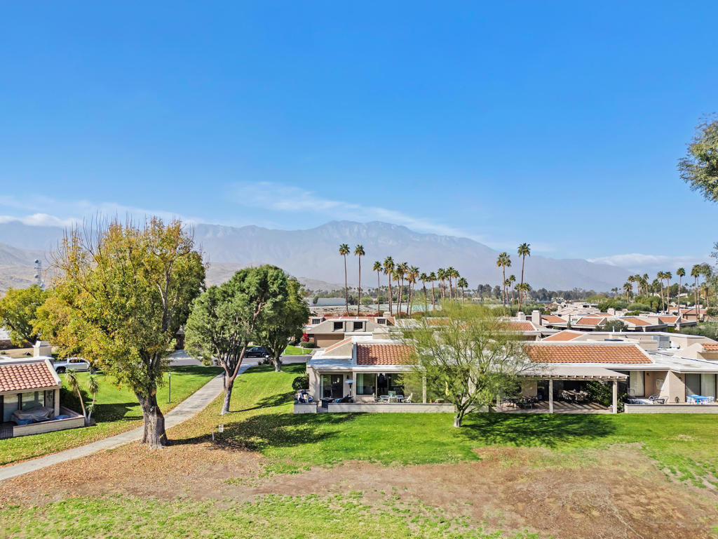 35894 Paseo Circulo W