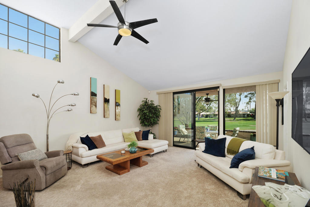 35894 Paseo Circulo W