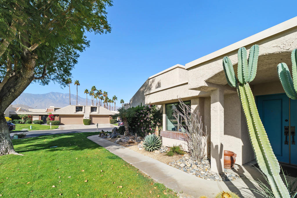 35894 Paseo Circulo W