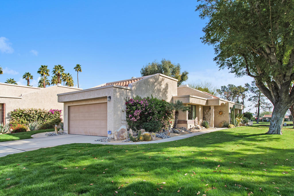 35894 Paseo Circulo W