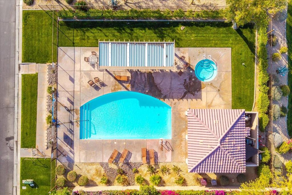 80420 Paseo De Nivel