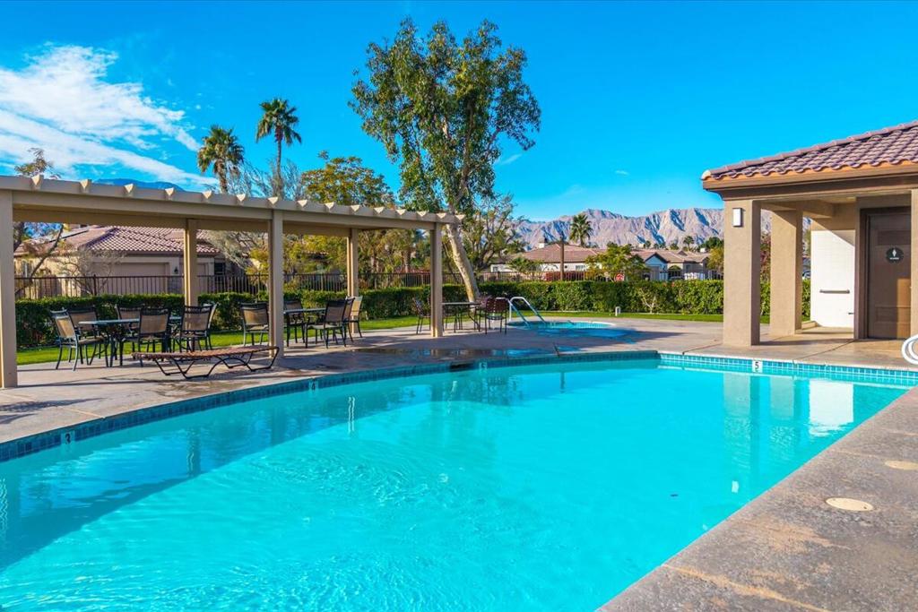 80420 Paseo De Nivel