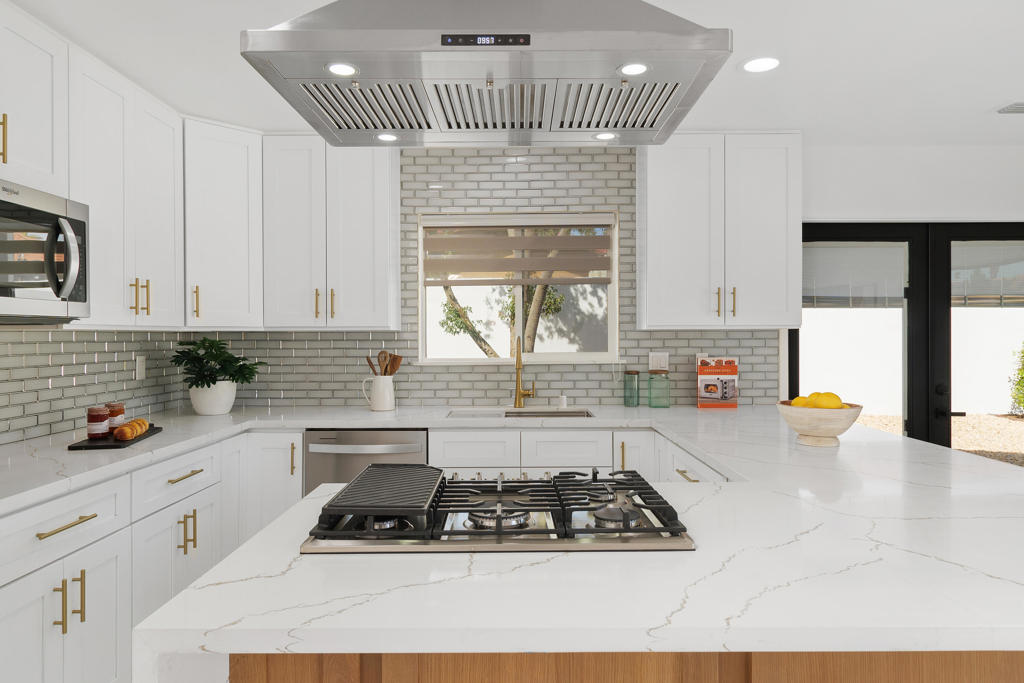 1980 N Los Alamos Road