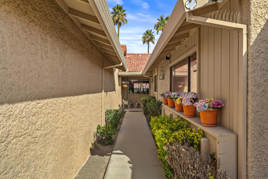 77 Camino Arroyo Place