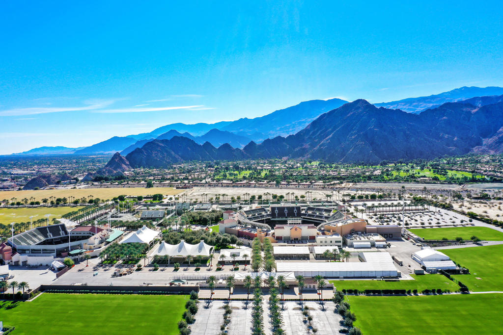 77707 Calle Las Brisas S