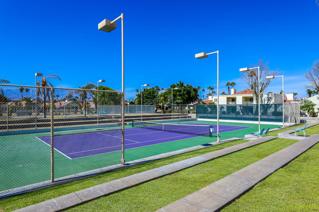 77707 Calle Las Brisas S