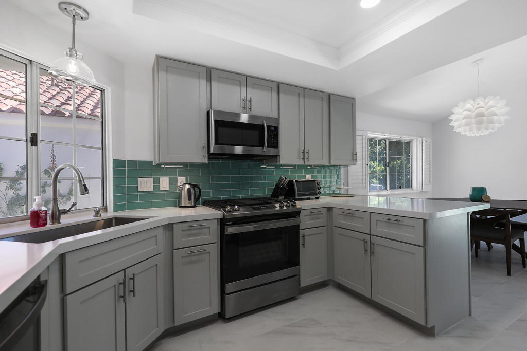 77707 Calle Las Brisas S