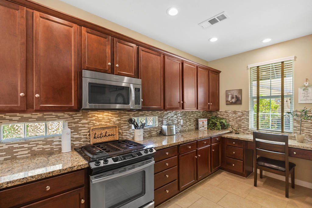 52155 Desert Spoon Court