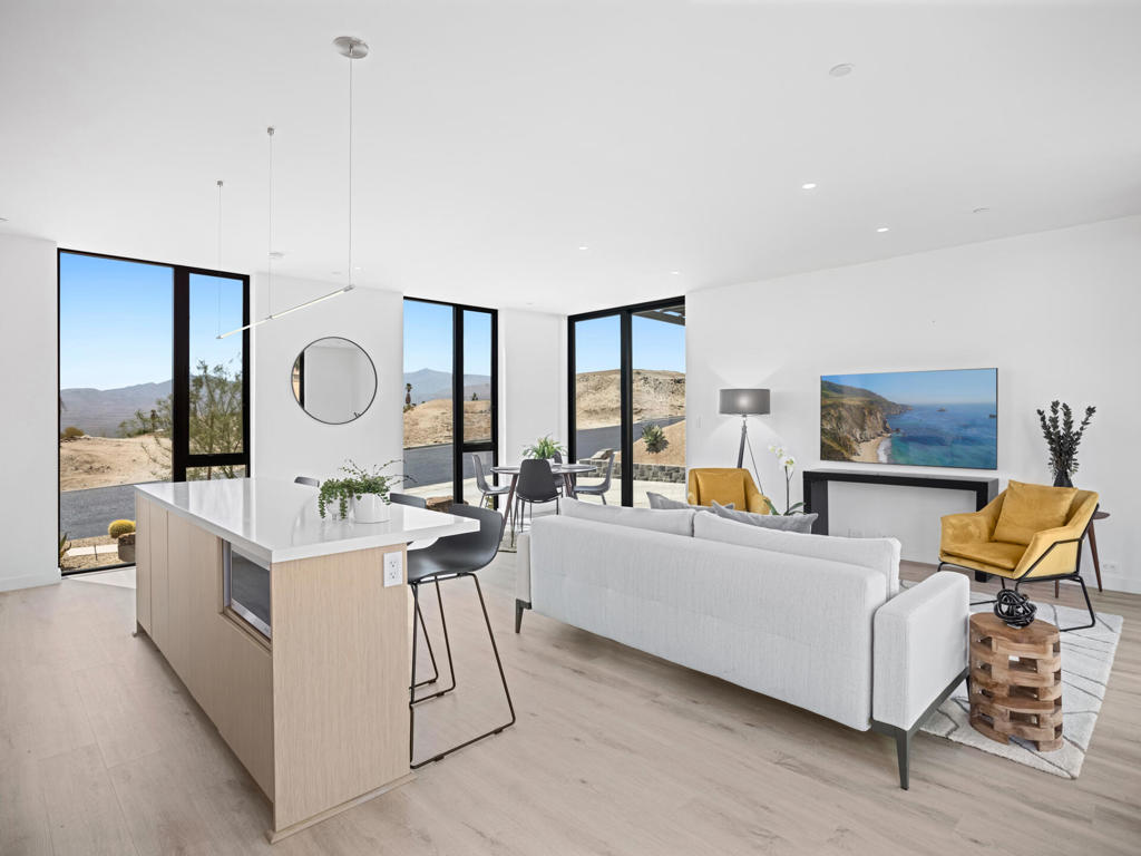 13844 Scenic Crest Circle