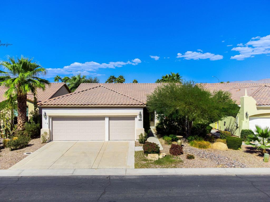 80566 Avenida Santa Marta