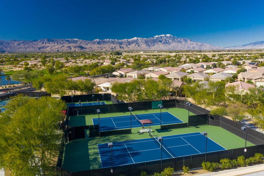 80566 Avenida Santa Marta