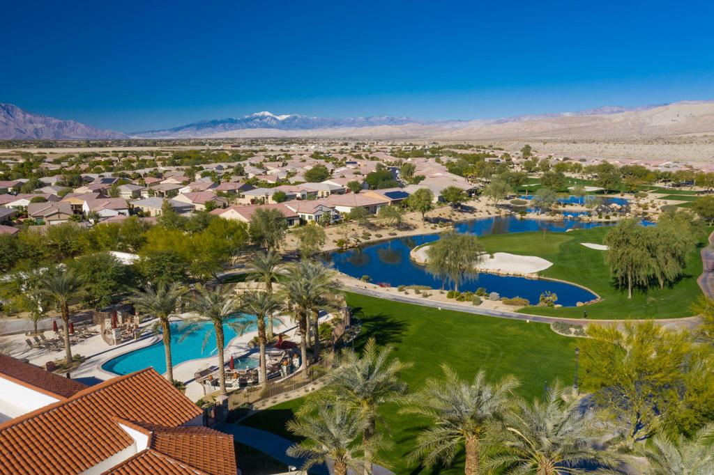 80566 Avenida Santa Marta