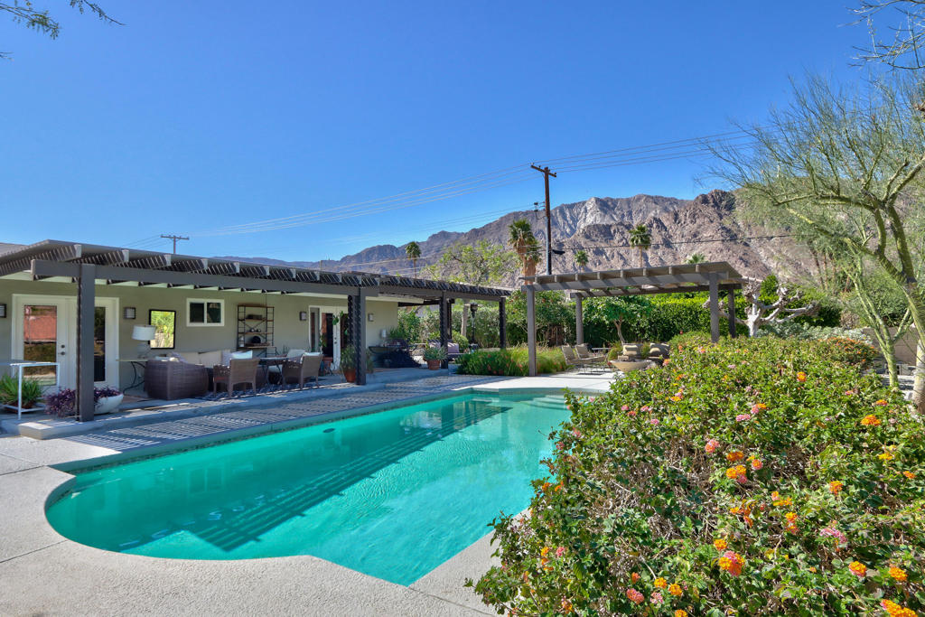 52045 Avenida Carranza