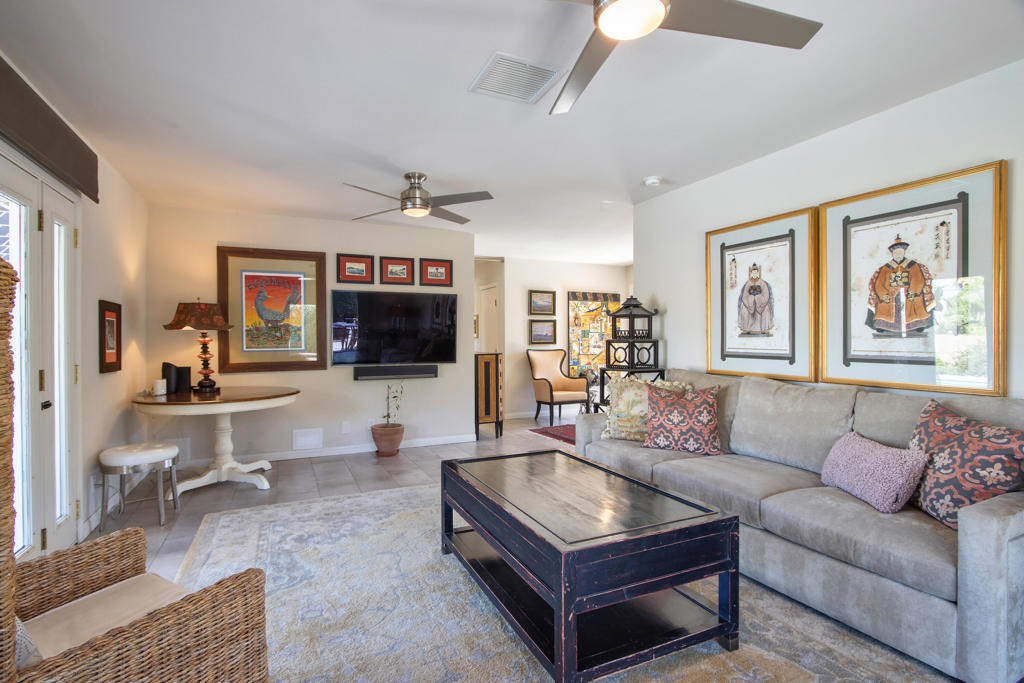 52045 Avenida Carranza