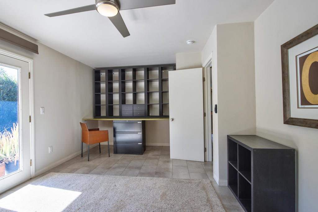 52045 Avenida Carranza