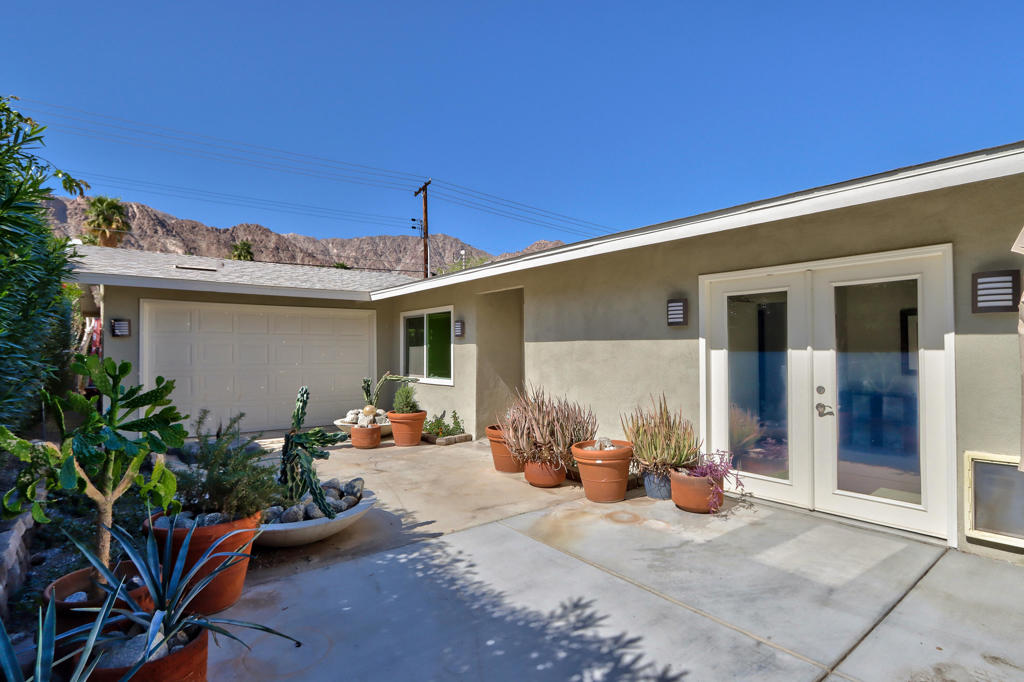 52045 Avenida Carranza