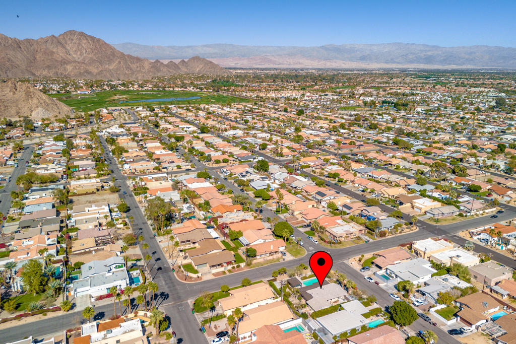 52045 Avenida Carranza