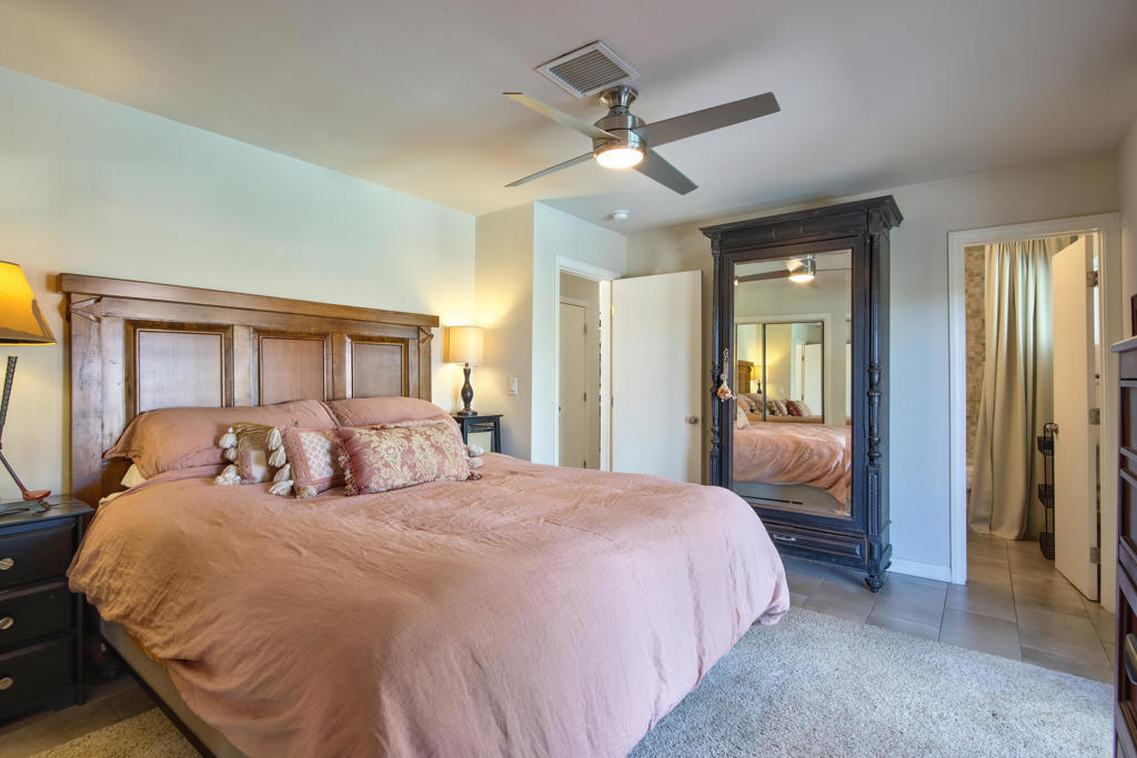 52045 Avenida Carranza