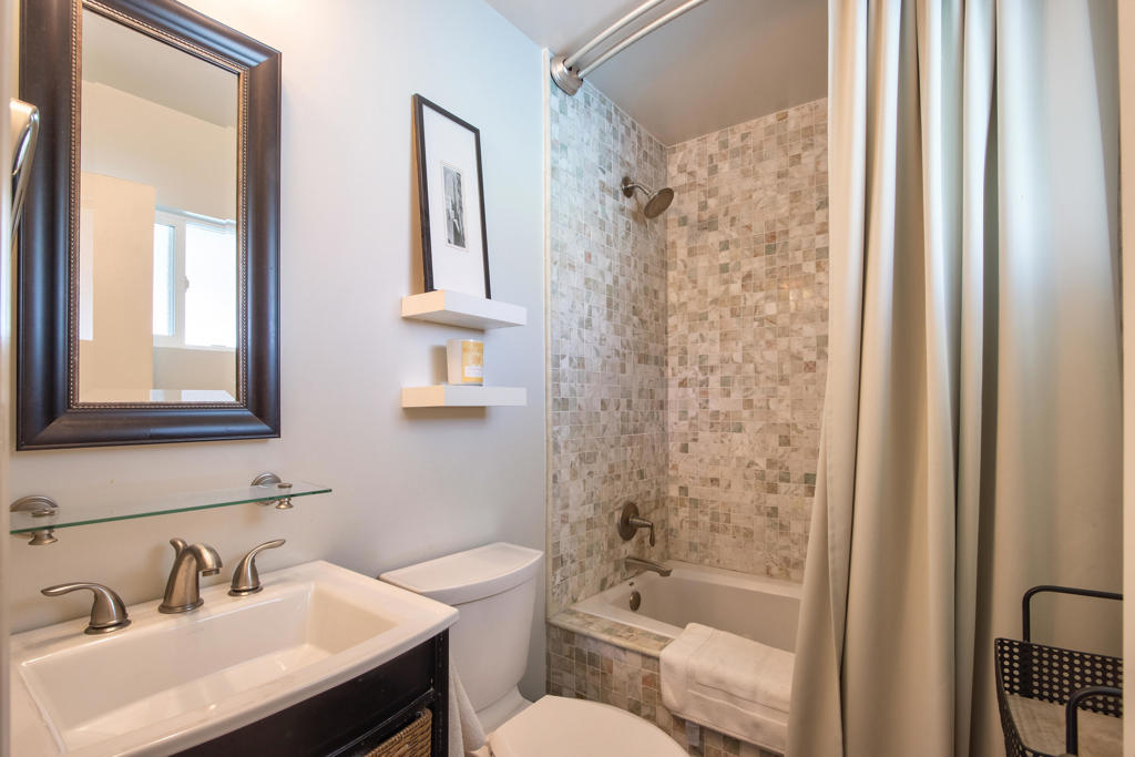 52045 Avenida Carranza