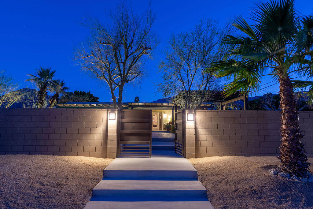 52045 Avenida Carranza