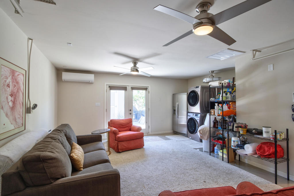 52045 Avenida Carranza