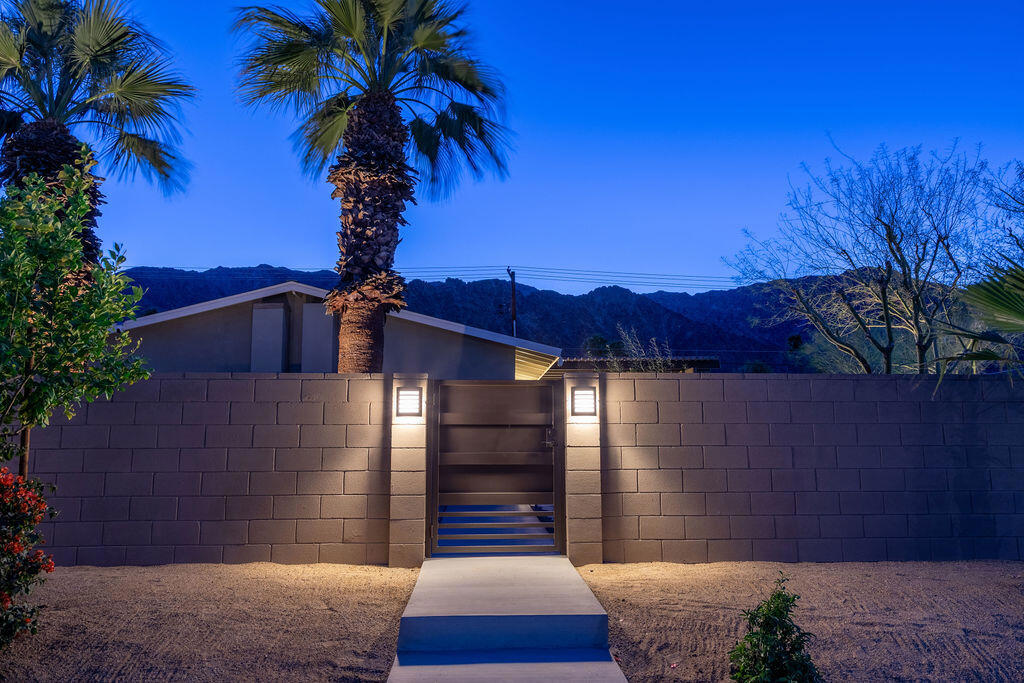 52045 Avenida Carranza