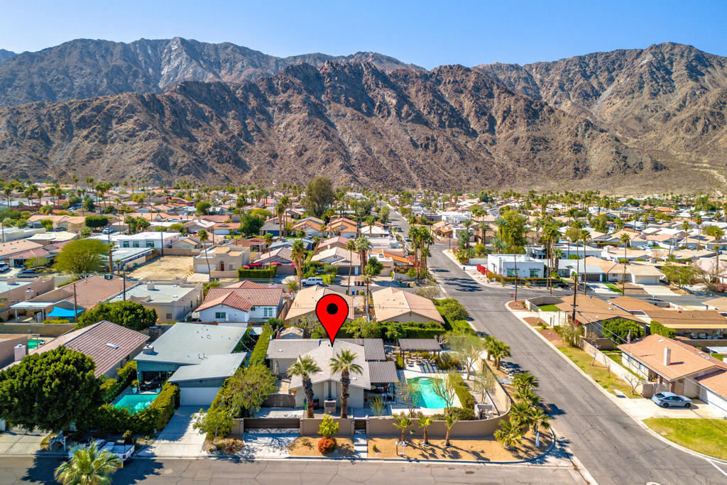 52045 Avenida Carranza