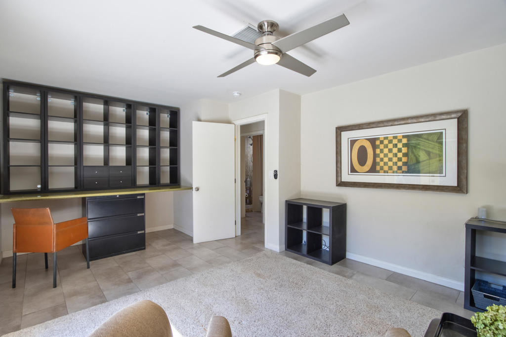 52045 Avenida Carranza