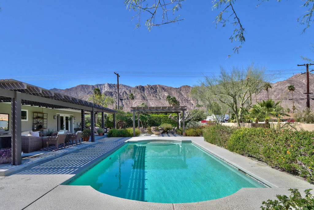 52045 Avenida Carranza