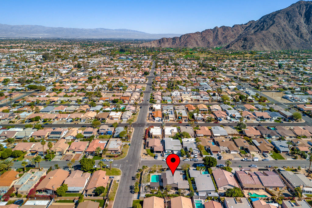 52045 Avenida Carranza