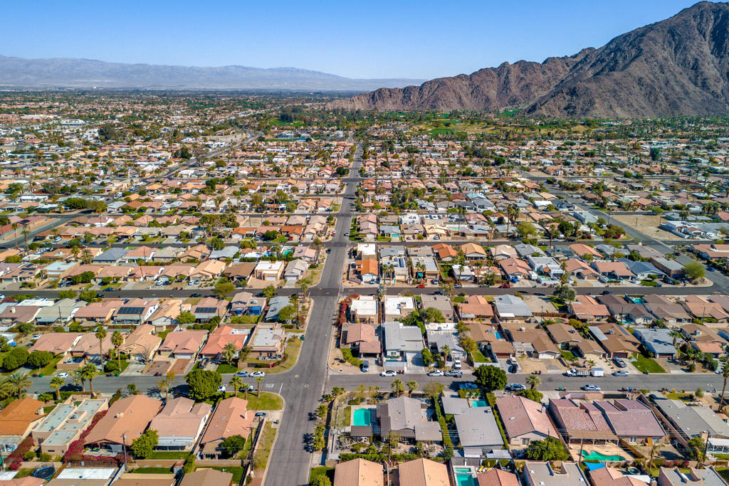 52045 Avenida Carranza