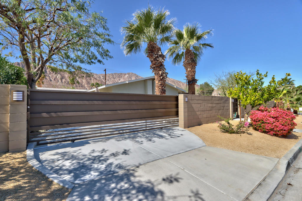 52045 Avenida Carranza