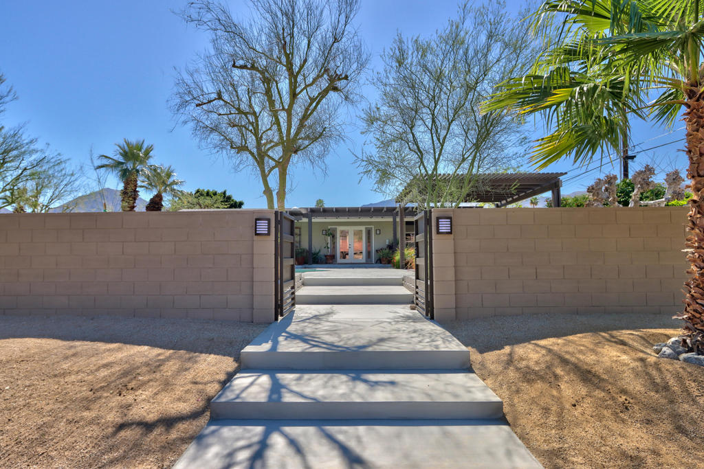 52045 Avenida Carranza