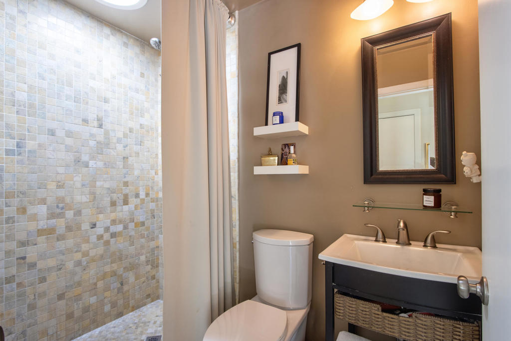 52045 Avenida Carranza