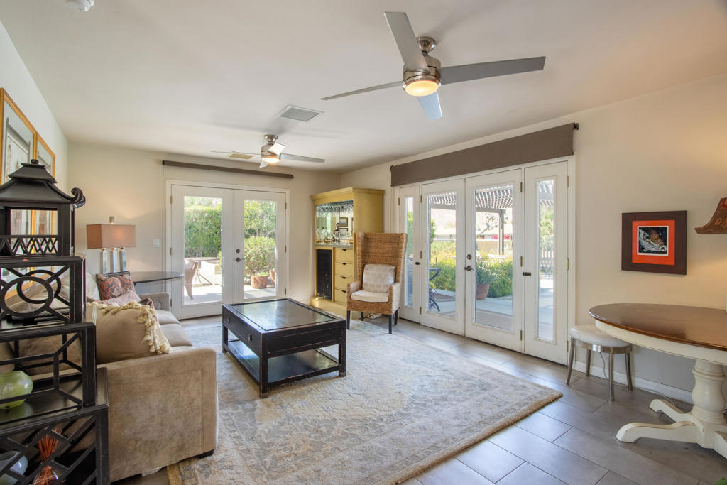 52045 Avenida Carranza