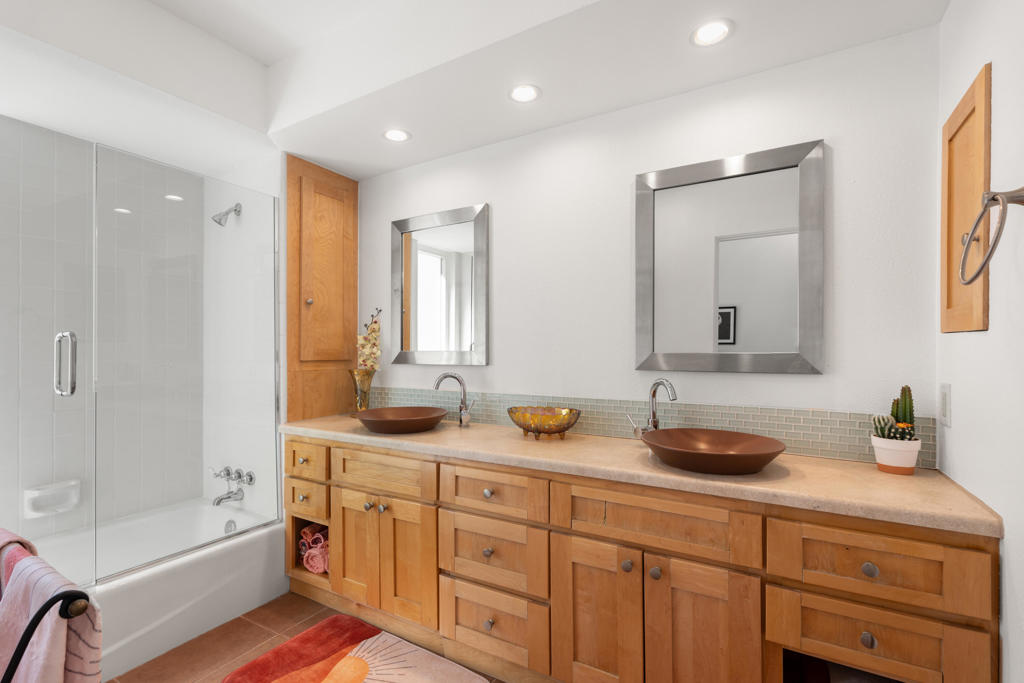 46558 Arapahoe Circle B