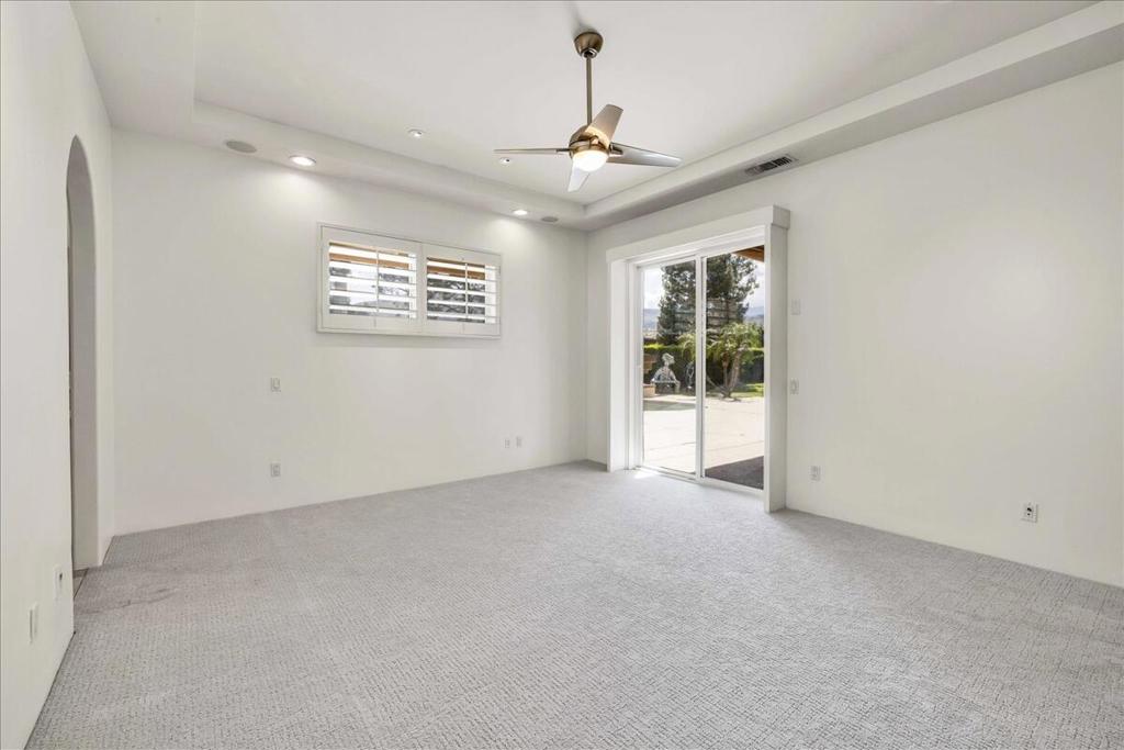 14 Collegiate Circle