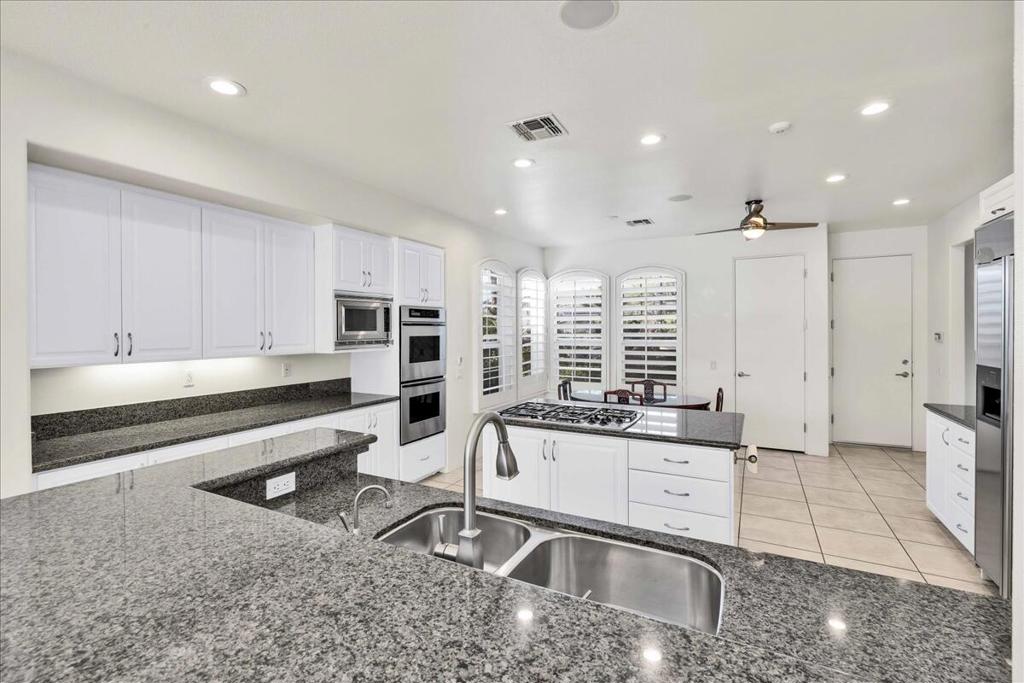 14 Collegiate Circle